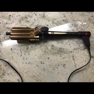 ❌SOLD ON OTHER SITE❌Hot N Silky Triple Barrel Iron